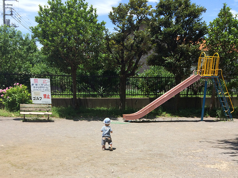 一人で歩けるようになってから、自分の足でどこへでも行く姿にたくましさを感じます