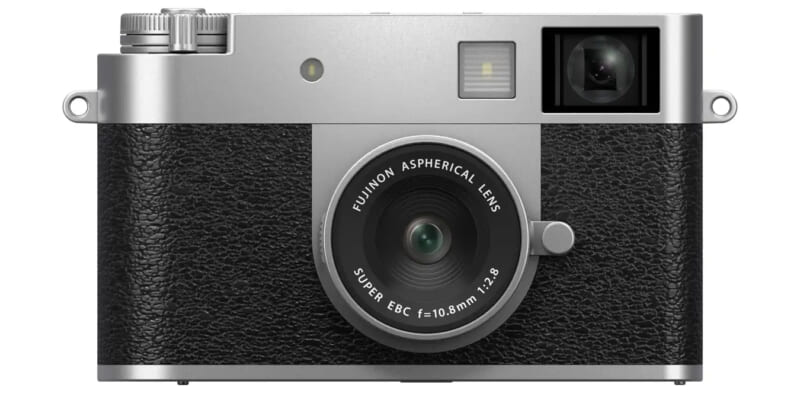アナログ写真体験を現代に再構築　富士フイルム、小型デジタルカメラ「X half」を6月発売