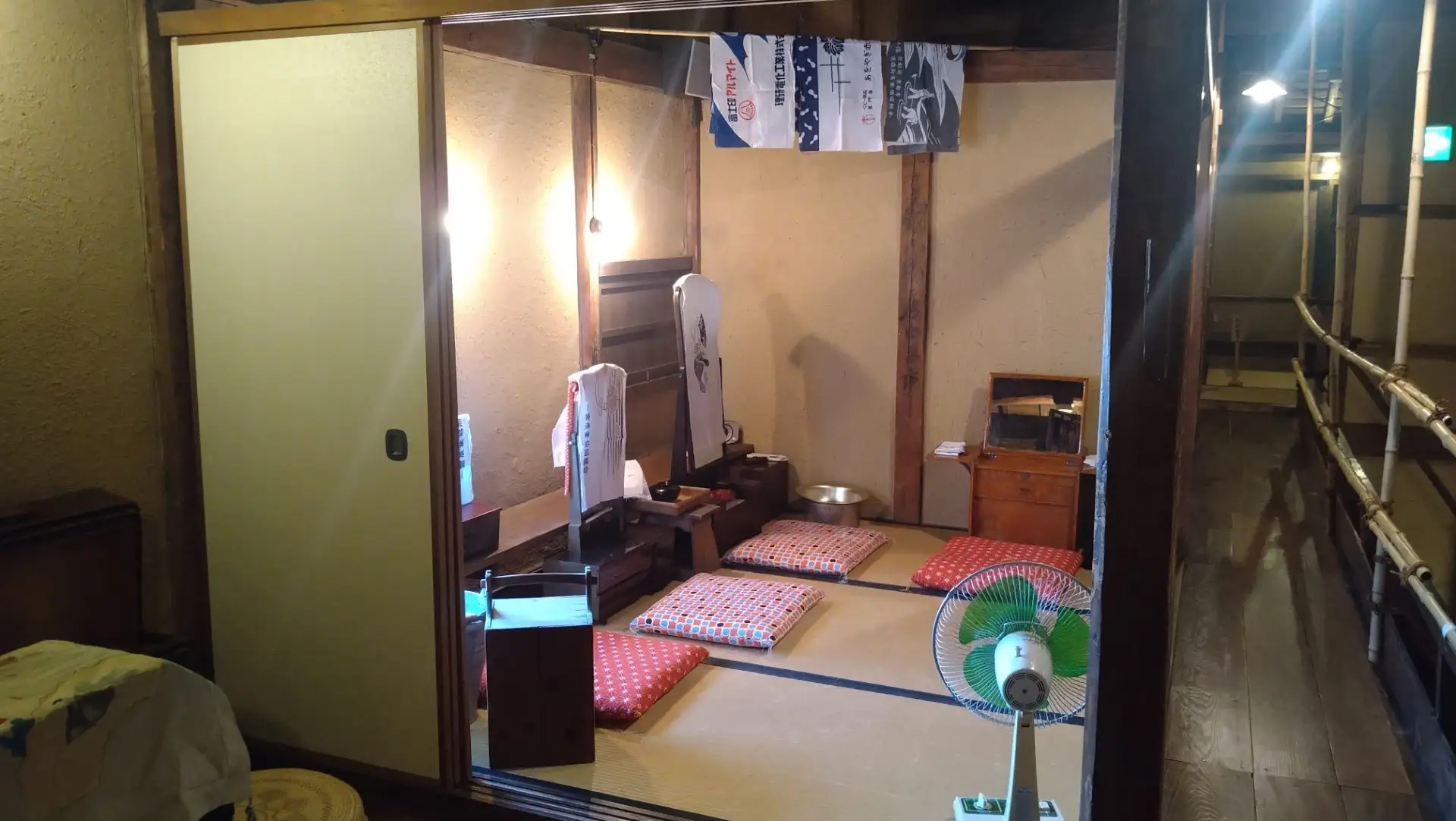 映画「国宝」の舞台裏を体感　出石永楽館で展示リニューアル