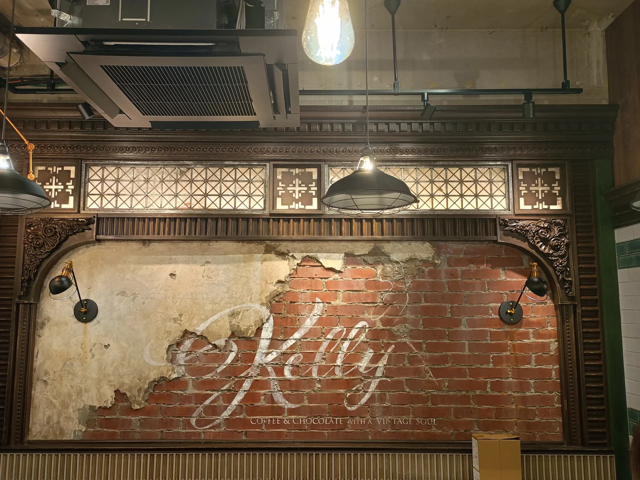 50年代へ誘うアメリカンヴィンテージ空間　横浜にデザインカフェ「Kelly」誕生